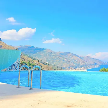 Panoramic Seaview Pool タオルミーナ
